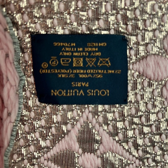 Authentic LV wool monogram scarf-brand new - Picture 2 of 6